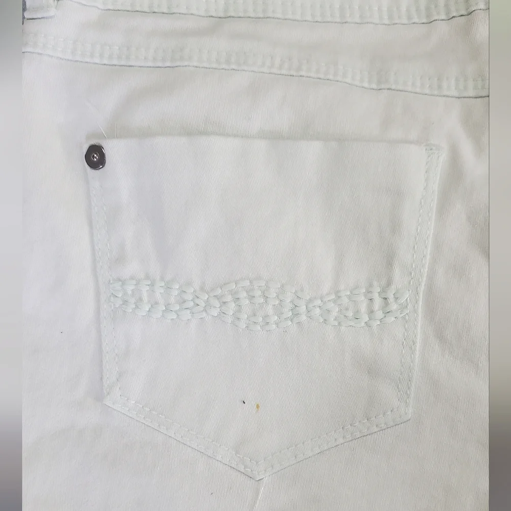 Indigo Rein Light Mint Green Low Rise Short Shorts with Lace Belt - Picture 5 of 11